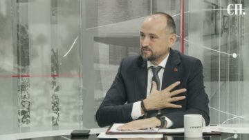 Приватно: [ID: Lb9t3Iev1MA] Youtube Automatic