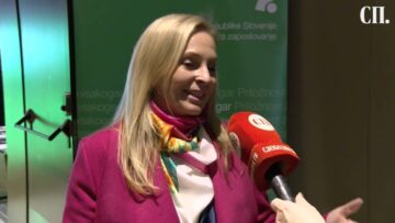 Приватно: [ID: lgKb_5ZxQKo] Youtube Automatic