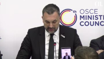 Приватно: [ID: pUOhsWJAICw] Youtube Automatic