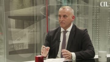 Приватно: [ID: QR9H2aPGcQA] Youtube Automatic