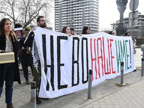 Приватно: [ID: PrsB4A4l5bA] Youtube Automatic