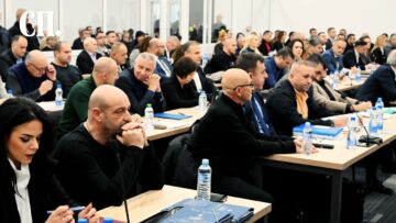 Приватно: [ID: 4SuZEn3K1f8] Youtube Automatic