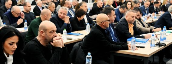 Приватно: [ID: 4SuZEn3K1f8] Youtube Automatic