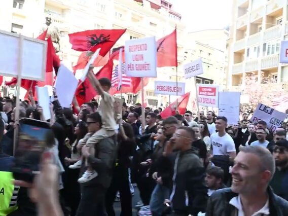 Приватно: [ID: Baur8_JxYM4] Youtube Automatic